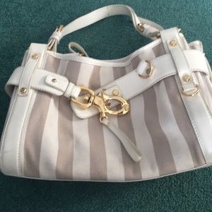 Woman's bag , satchel style, lots of pockets